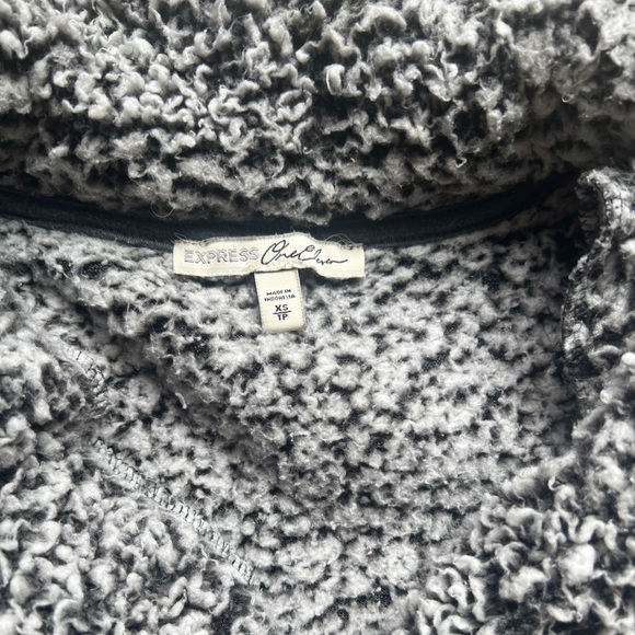 Express sweater - Picture 2 of 2